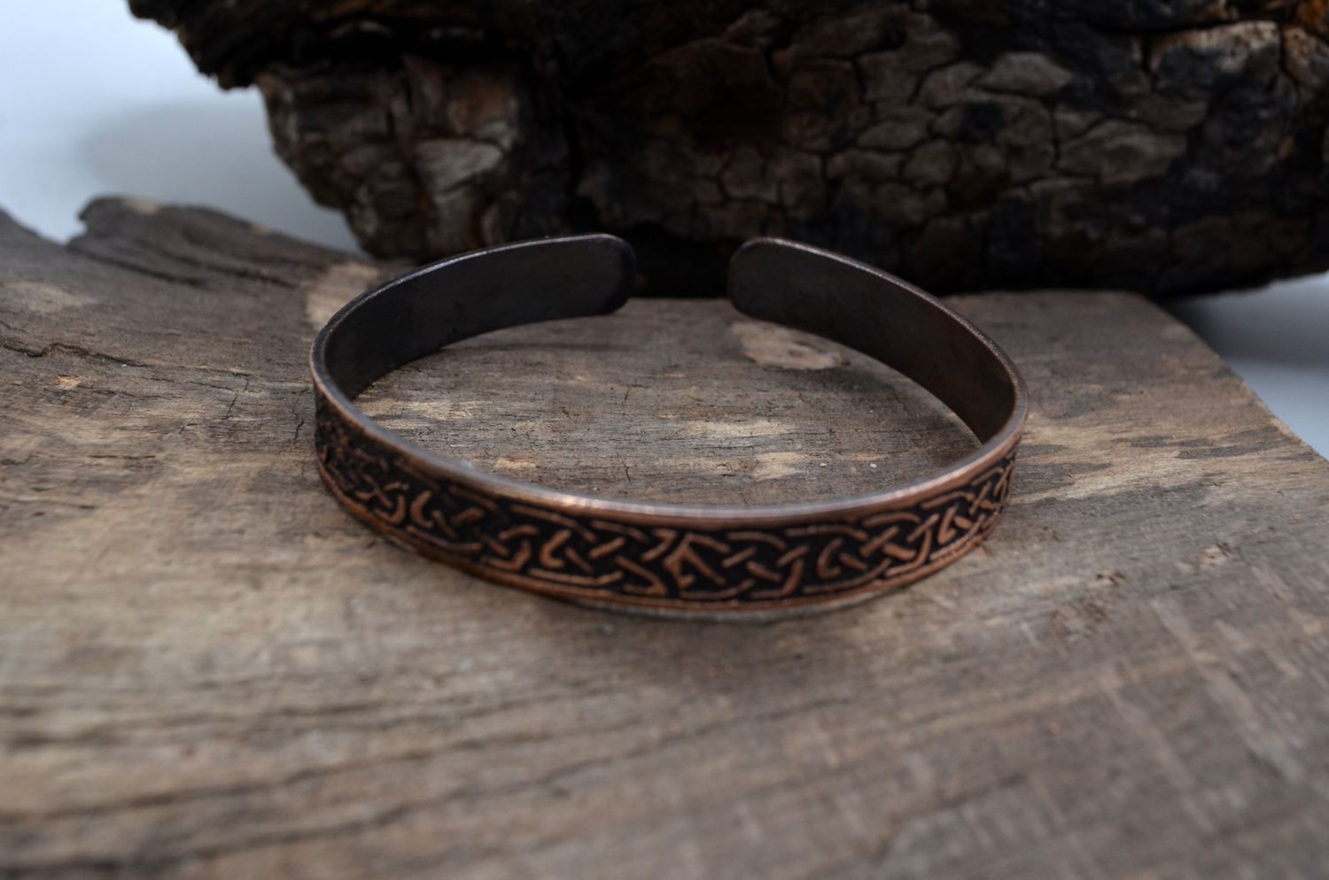 Miedziana bransoleta z ornamentem celtyckim – grawer chemiczny, handmade