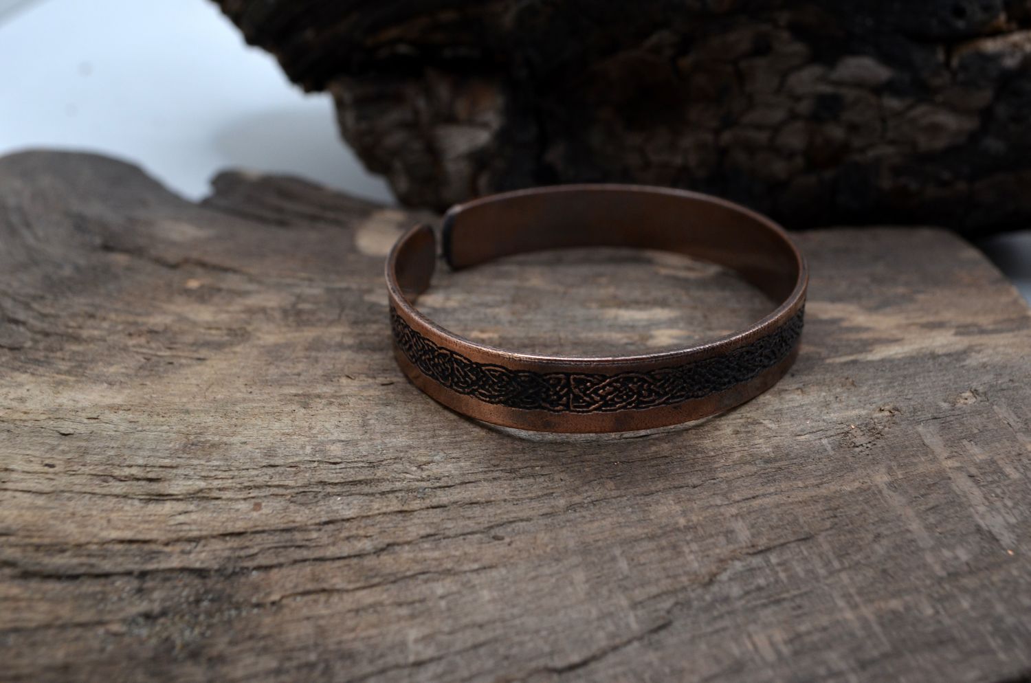 Miedziana bransoleta z ornamentem celtyckim – grawer chemiczny, handmade