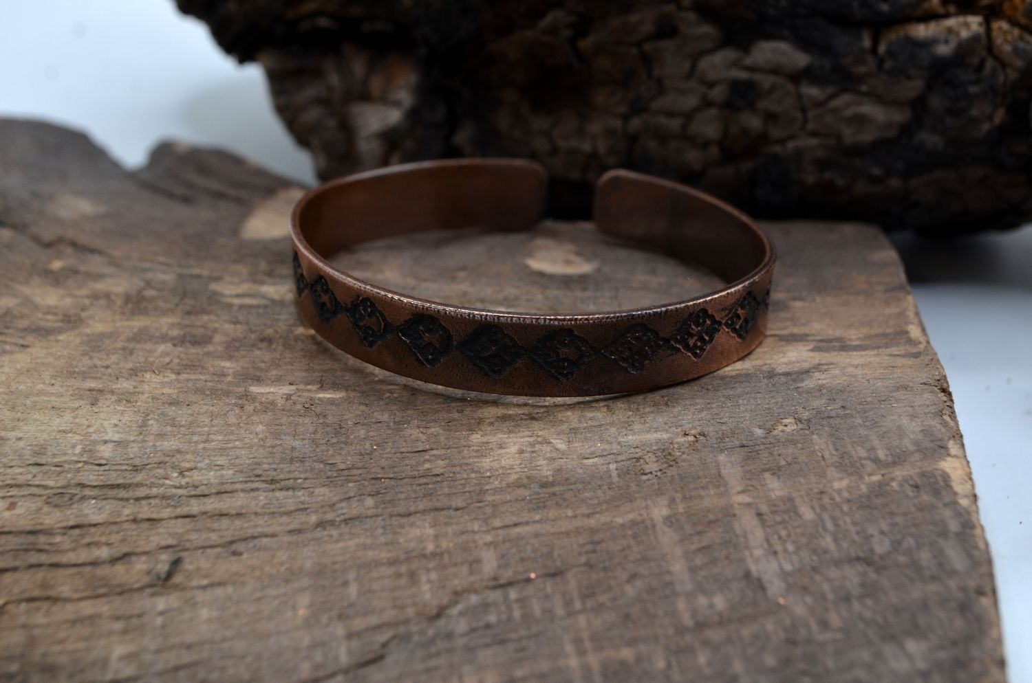 Miedziana bransoleta z ornamentem celtyckim – grawer chemiczny, handmade