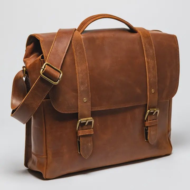 Course Leather Messenger Bag 2.0