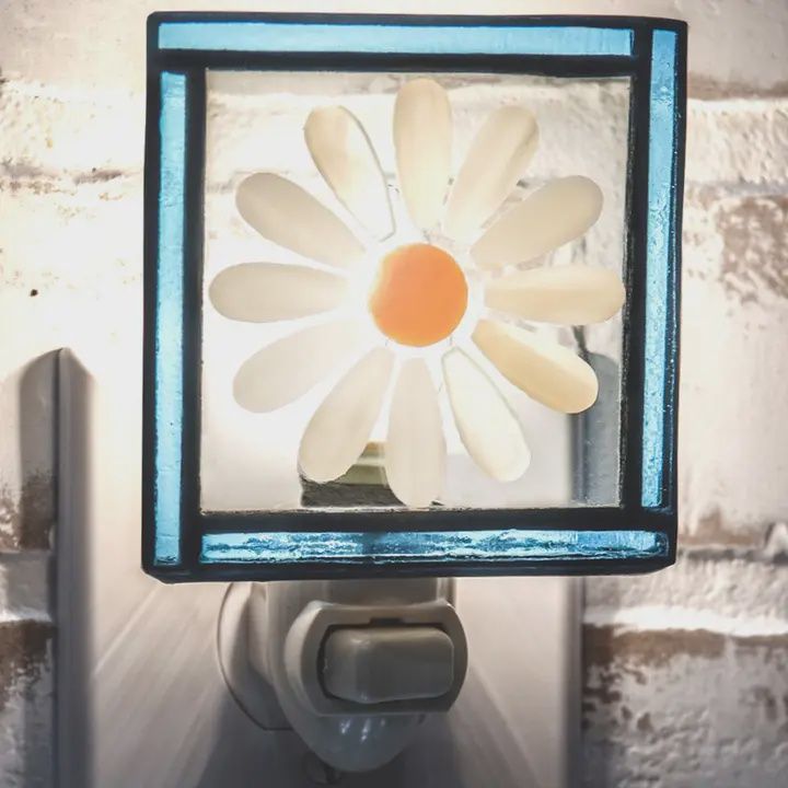 Daisy Night Light Glass Flower Blue Trim