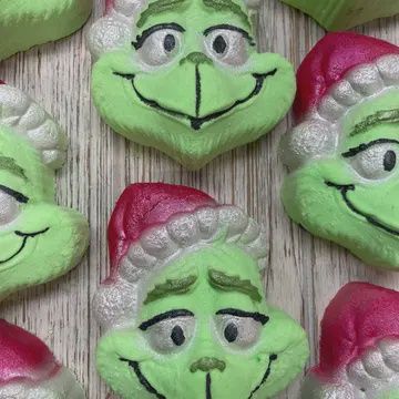 Grinch Cartoon Bath Bomb