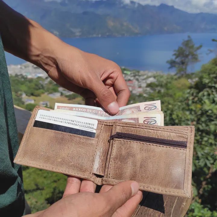 Leather Wallet w/ Coin Pocket