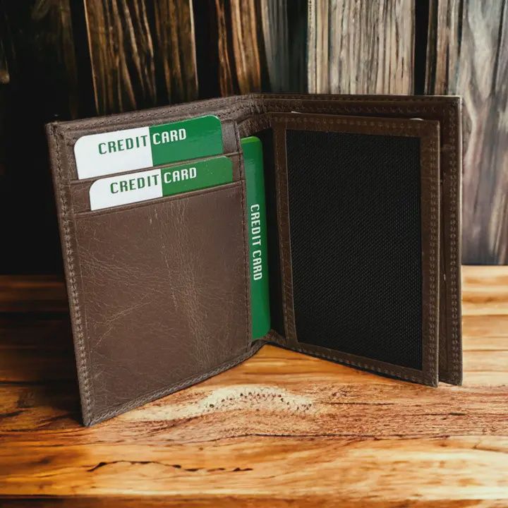 Leather Bifold Wallet-Brown