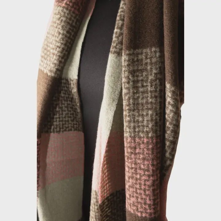 Green,Pink, &amp; Maroon Checked Winter Scarf