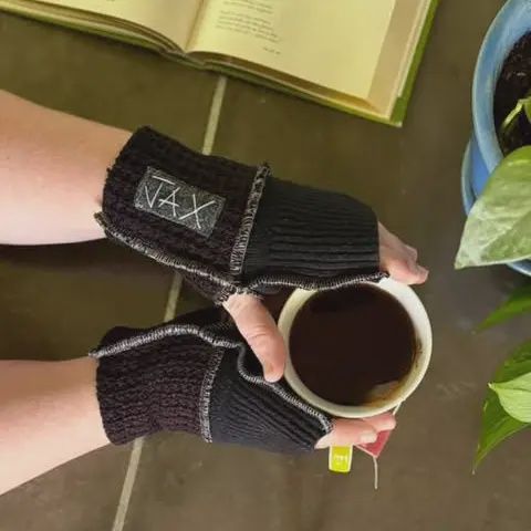 Upcycled Unisex Fingerless Gloves Solid Color - Black