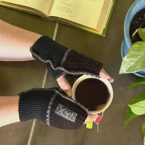 Upcycled Unisex Fingerless Gloves Solid Color - Black