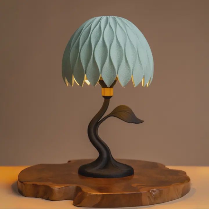 Stem &amp; Leaf Table Lamp