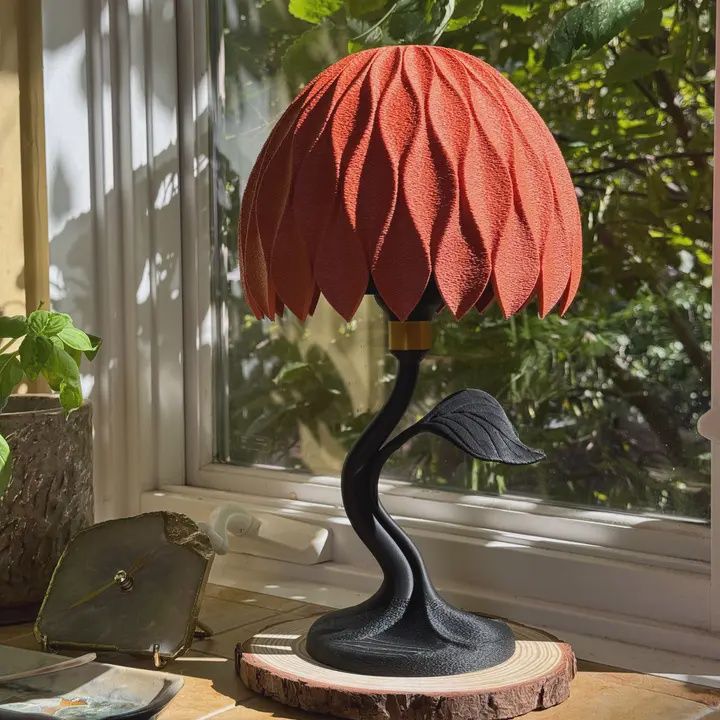 Stem &amp; Leaf Table Lamp