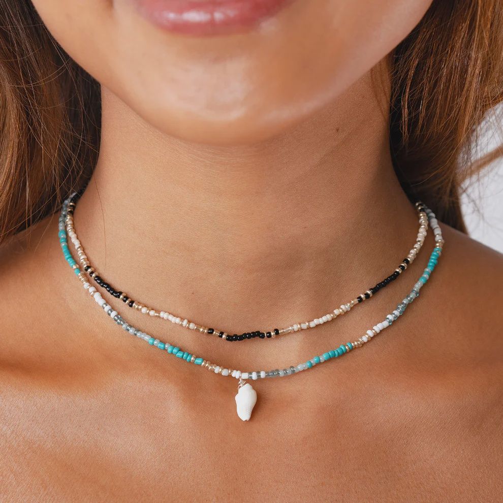 Sandy in Sanibel Seed Bead Shell Necklace