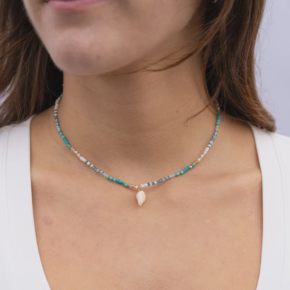 Sandy in Sanibel Seed Bead Shell Necklace