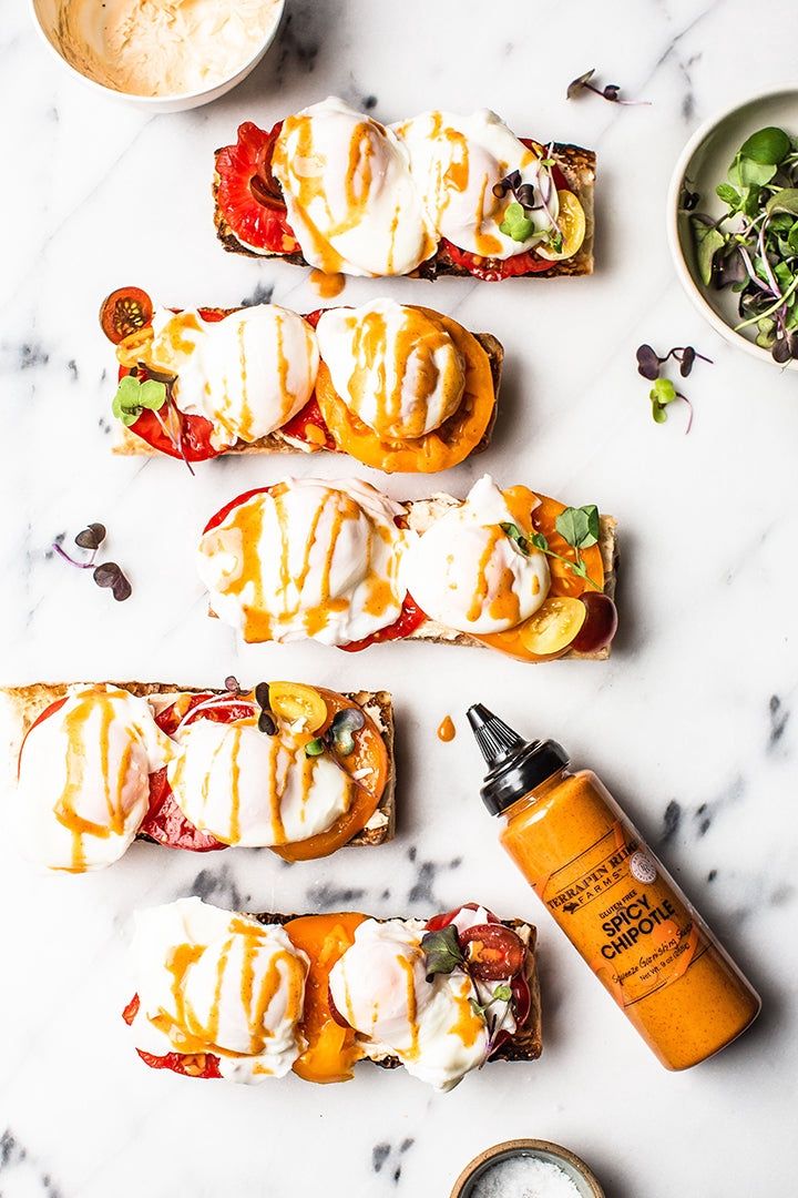 Sauce Chipotle Spicy Garnish Squeeze
