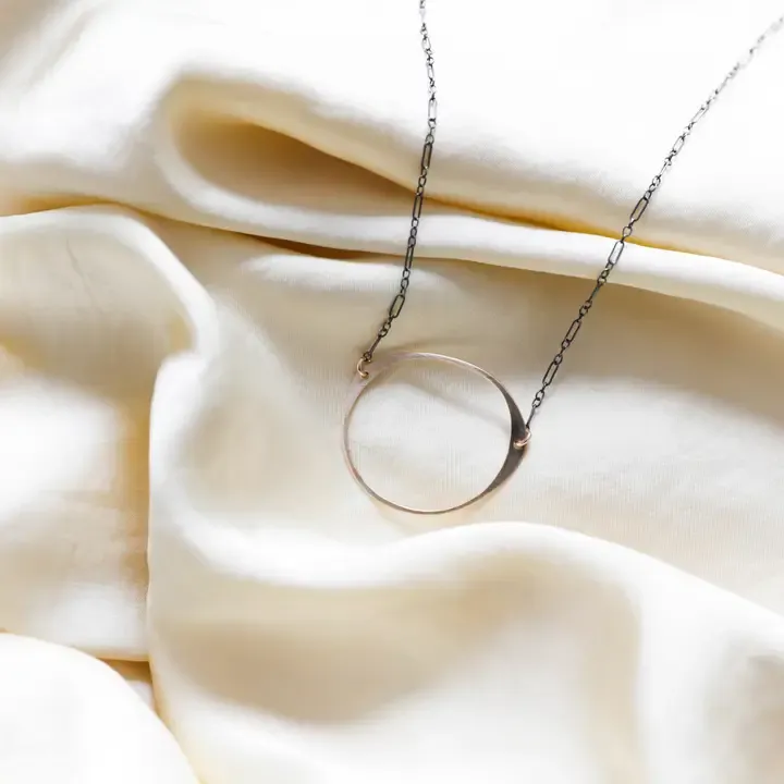 Gold Oval Black Chain Necklace