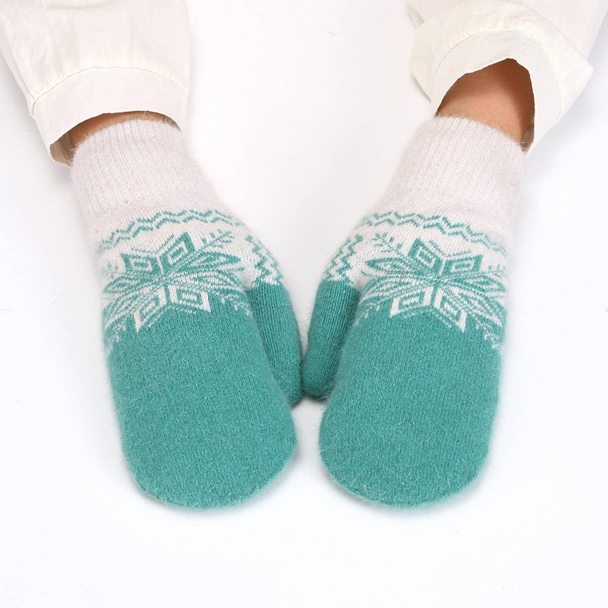 Neutral Jacquard Knitted Gloves