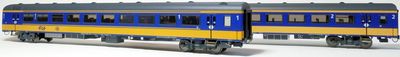 NS 2-delige Set ICRm 1e en 2e Klasse NS 2-delige Set ICRm 1e en 2e Klasse "Amsterdam/Brussel" Passagiersrijtuigen Bpmz10 en Apmz10 Kleur Geel / Blauw Epoche VI