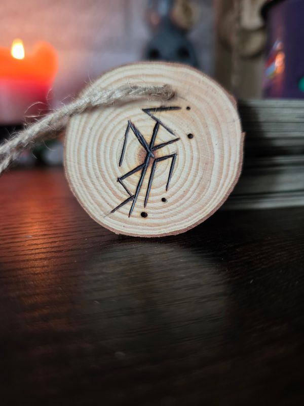 Talisman runique Personnalisé sur Bois
