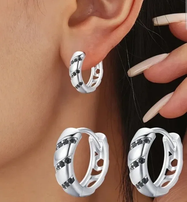 Urban Twist Creolen – Versilberter Edelstahl mit schwarzen Zirkonia