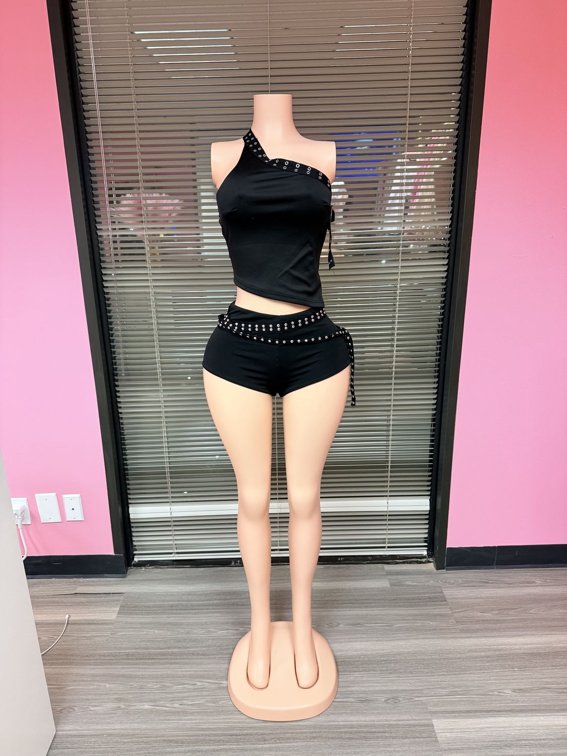 Rivet One Shoulder Cropped Short Sets