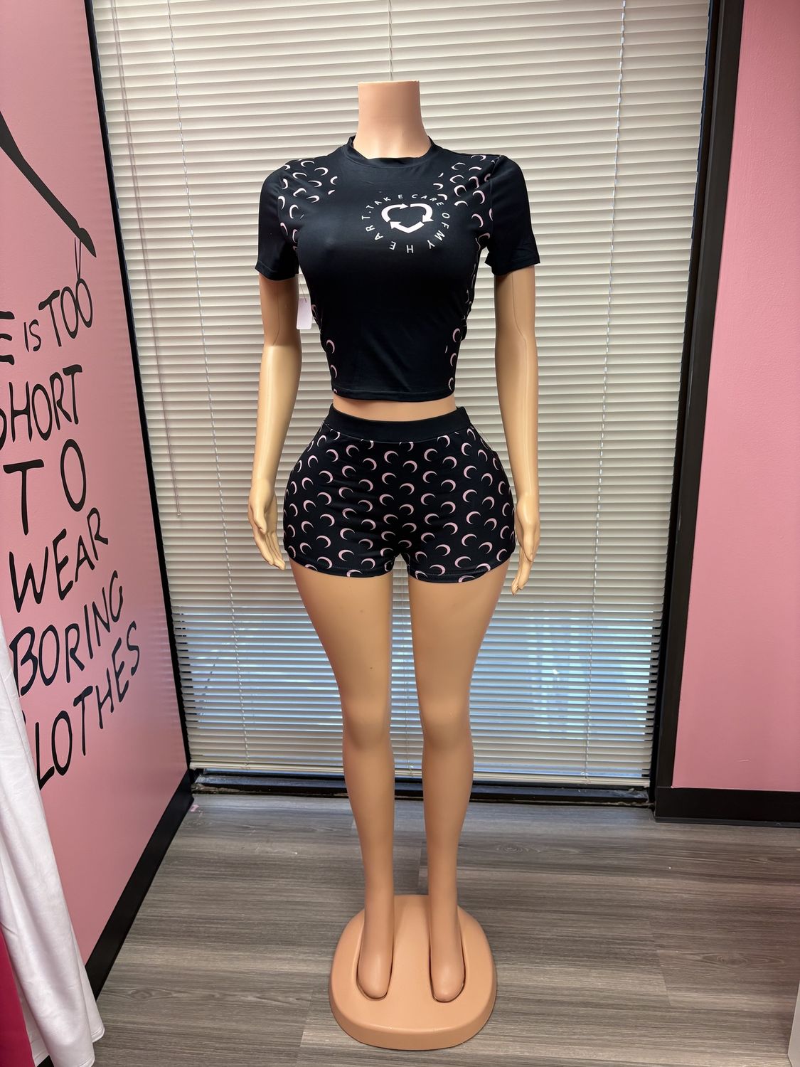 Pink and black moon set