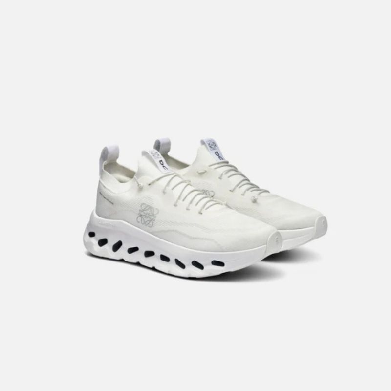 x on running Loewe cloudtilt "All White "