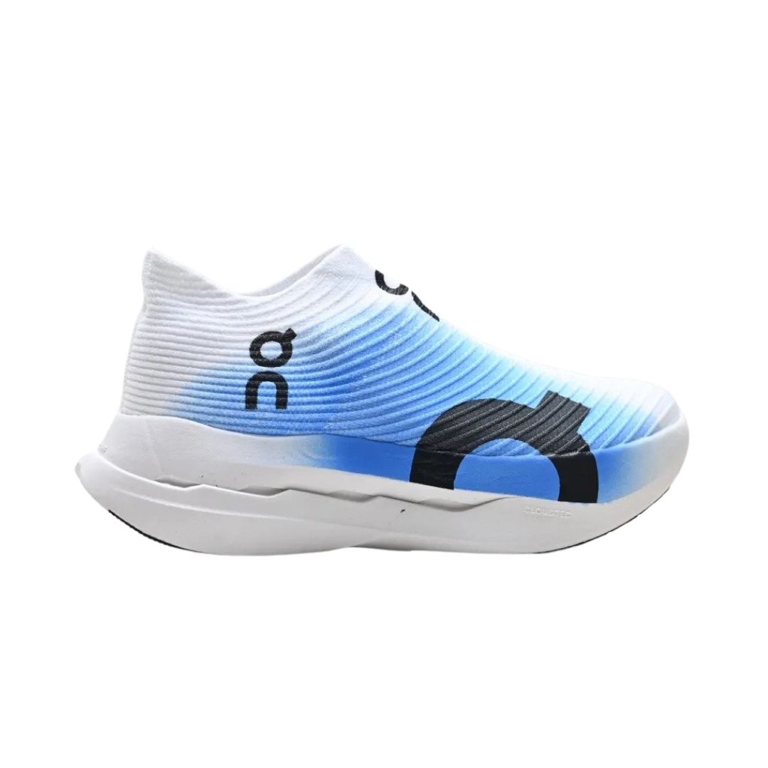 On Cloud Boom Strike LS - White Blue