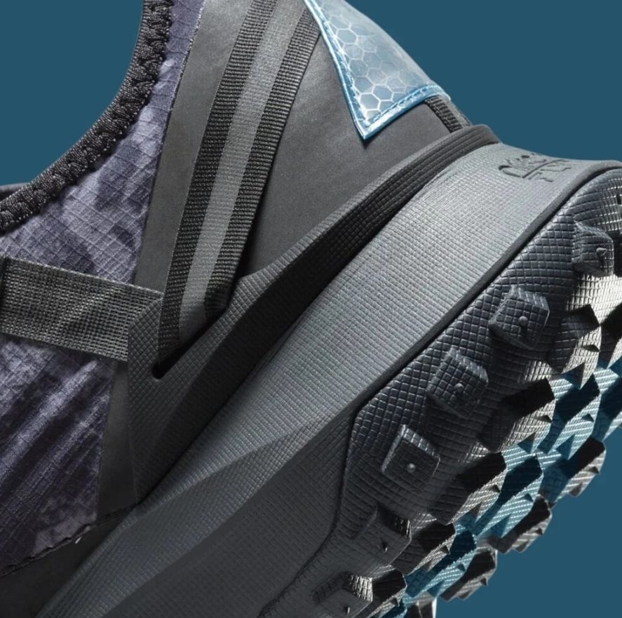 Nike ACG Mountain Fly Low - Black Green Abyss
