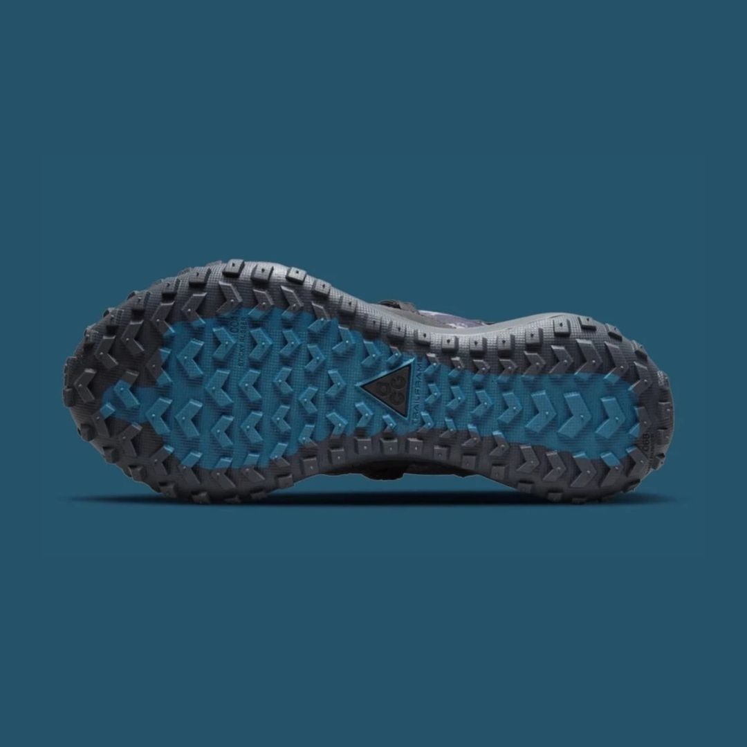 Nike ACG Mountain Fly Low - Black Green Abyss