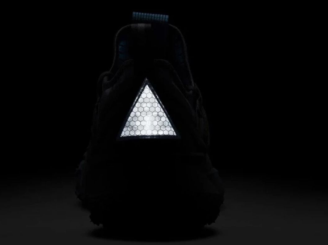Nike ACG Mountain Fly Low - Black Green Abyss