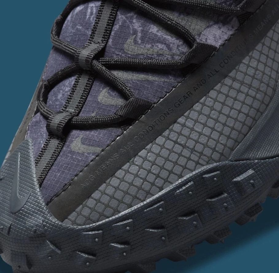 Nike ACG Mountain Fly Low - Black Green Abyss