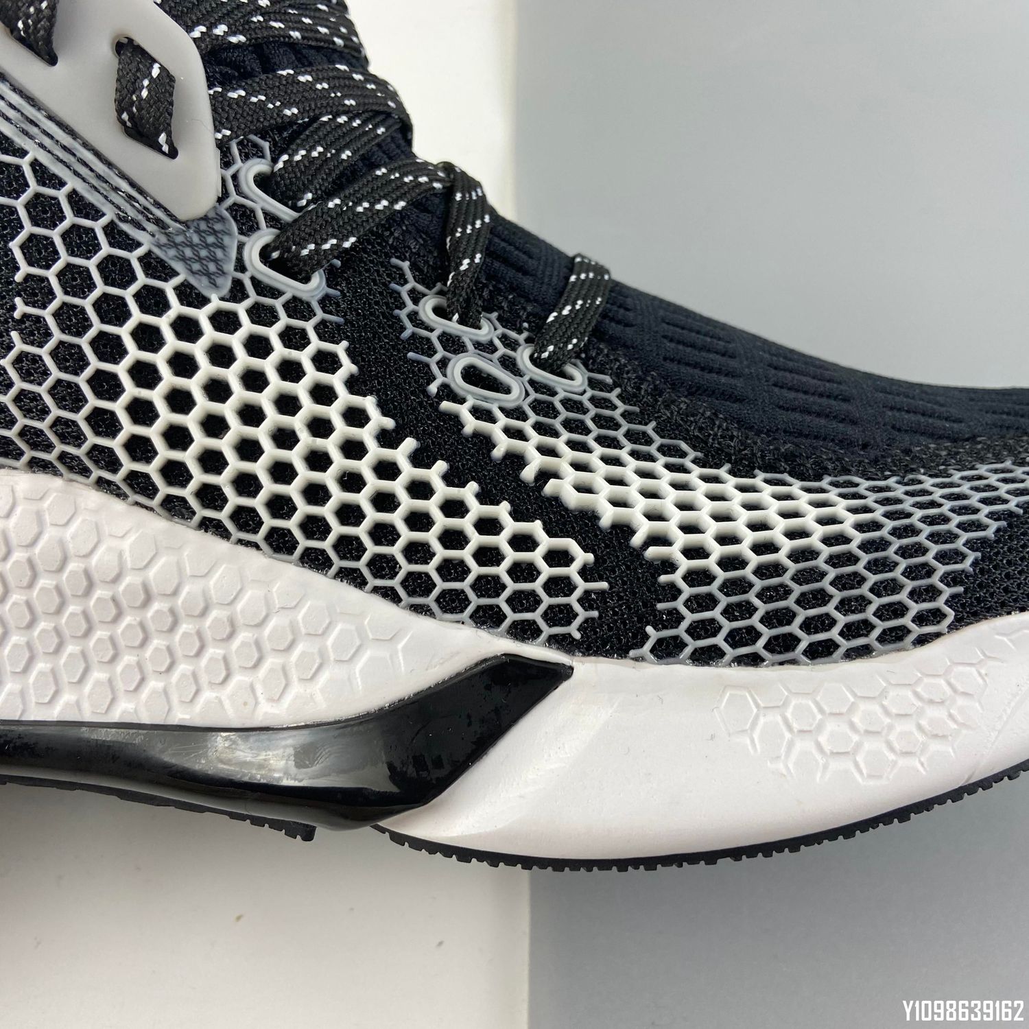 Adidas EDGE XT Limited Edition -Black White