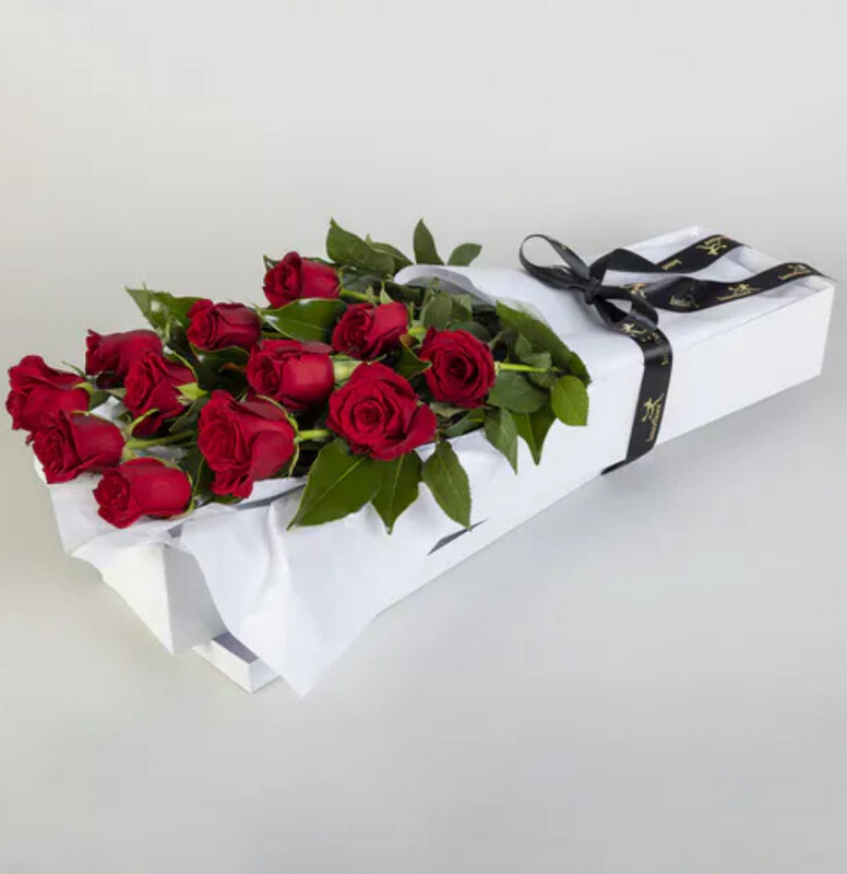 12X ROSES IN PRESENTATION BOX