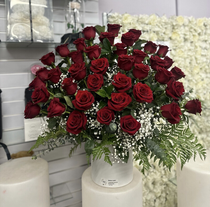 40 ROSES IN VASE
