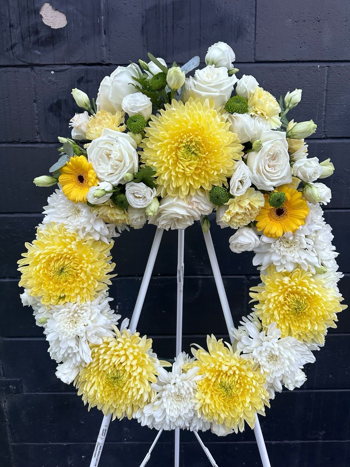 LEMON BLOSSOM MEDIUM WREATH