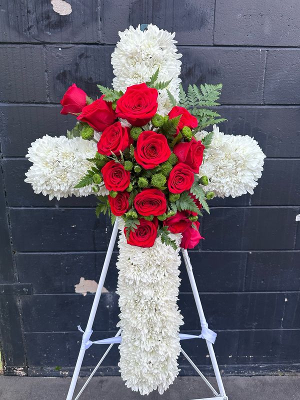 CHRYSANTHEMUM RED ROSE MEDIUM CROSS