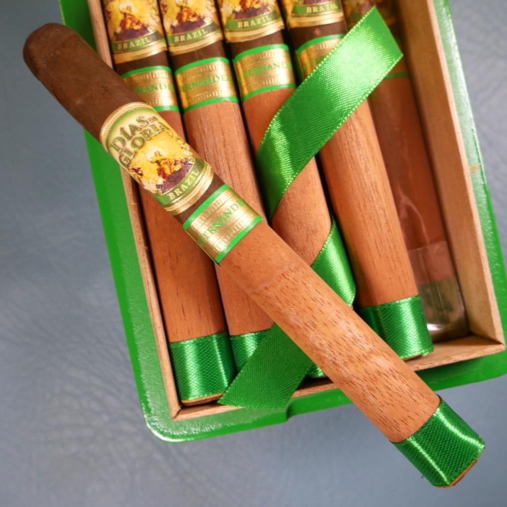 DIAS DE GLORIA BRAZIL CORONA