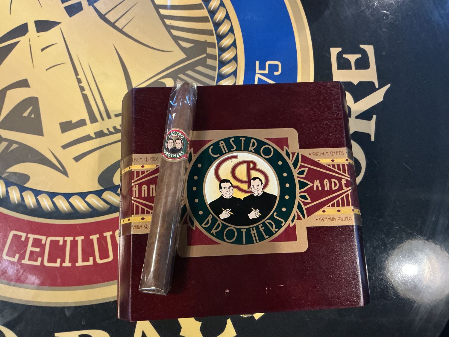 CASTRO BROTHER COROJO TORPEDO BOX