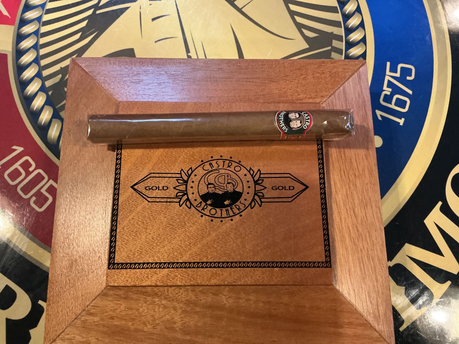 CASTRO BROTHERS GOLD CHURCHILL BOX