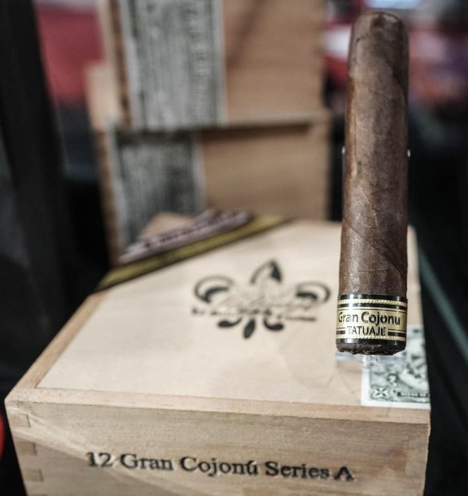 TATUAJE GRAN COJONU SERIES A BOX