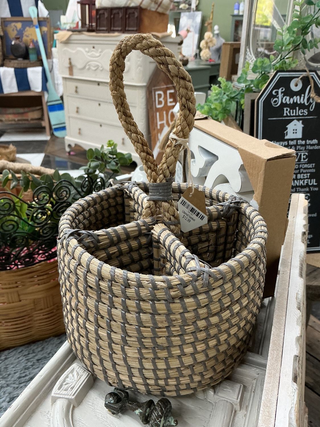 Utensil basket