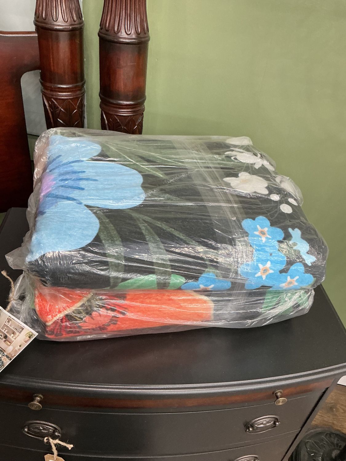 Navy floral scallop edge 8x10