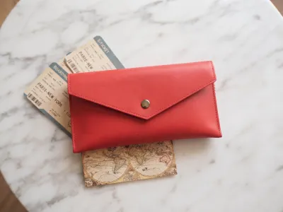 Pochette rouge cuir