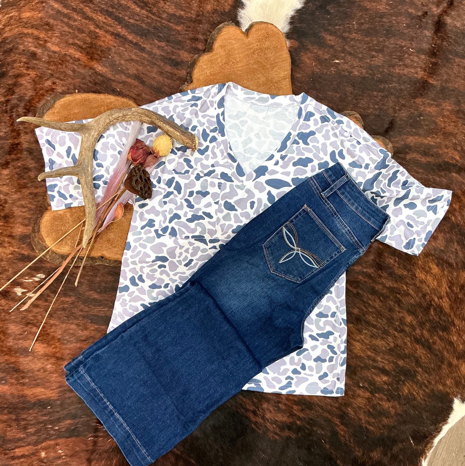 Women’s Western Stitch Patched Pocket Bootcut Jeans