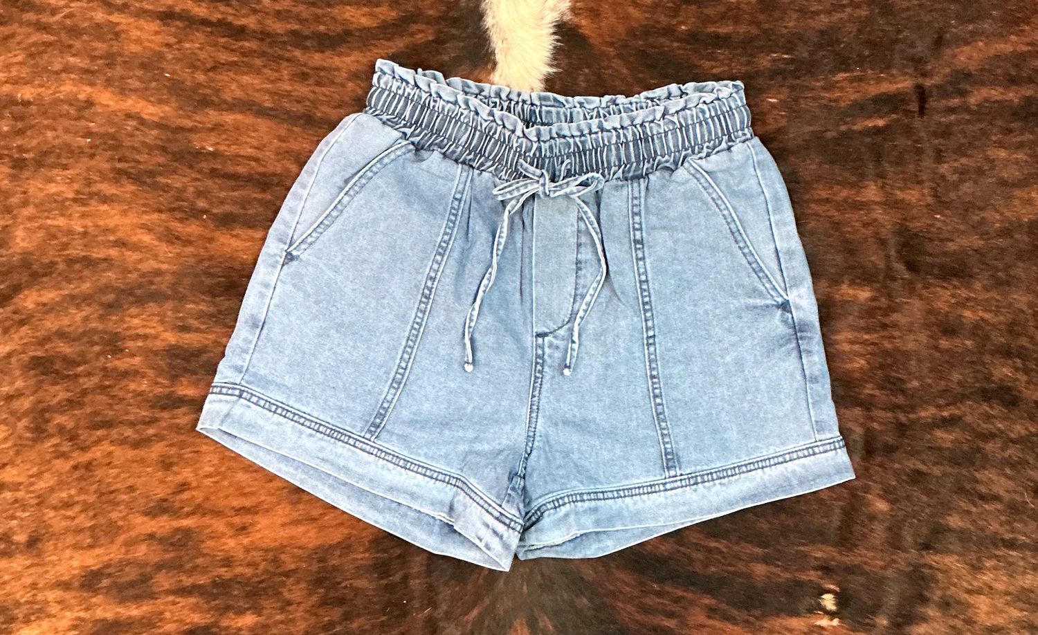 Women’s Elastic Waist Denim Shorts
