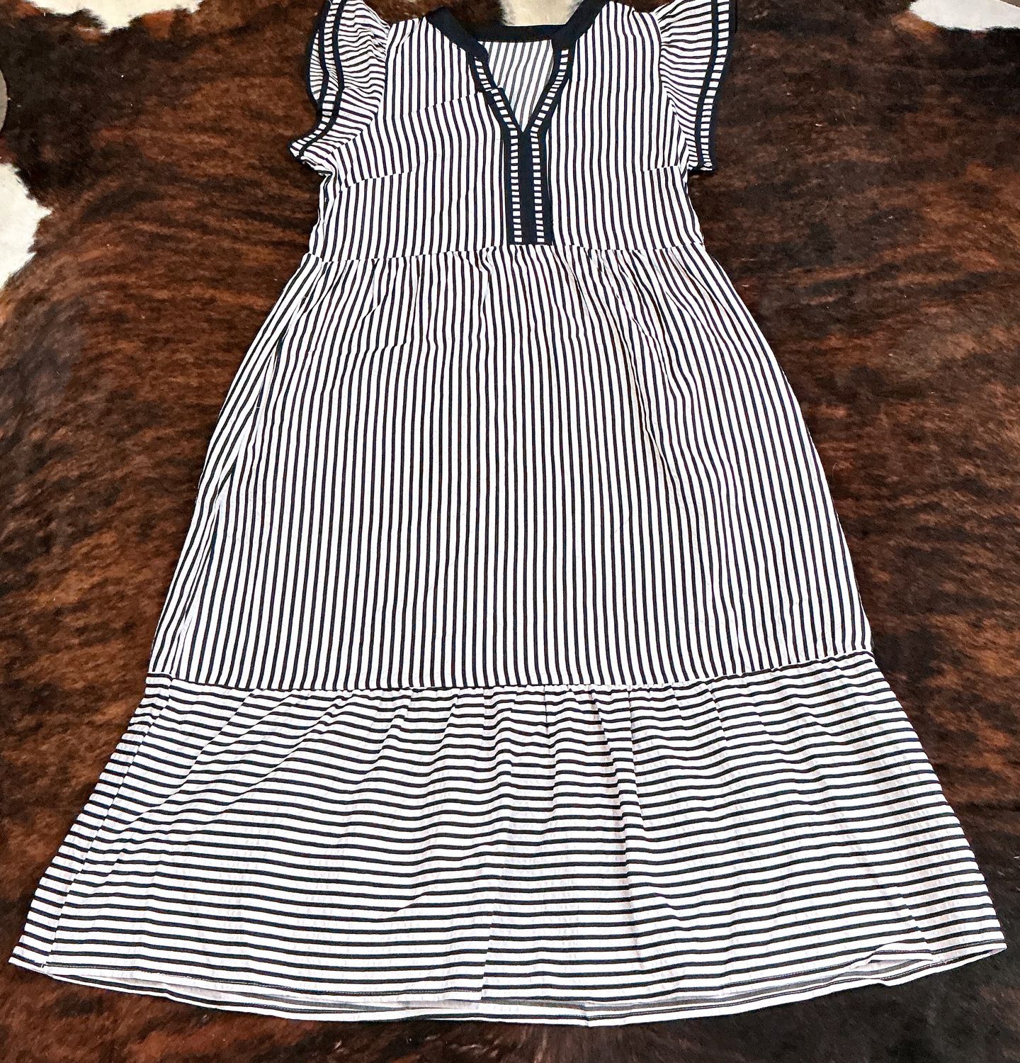 Women's Double Ruffled Short Sleeve Contrast Trim V Neck Midi Dress