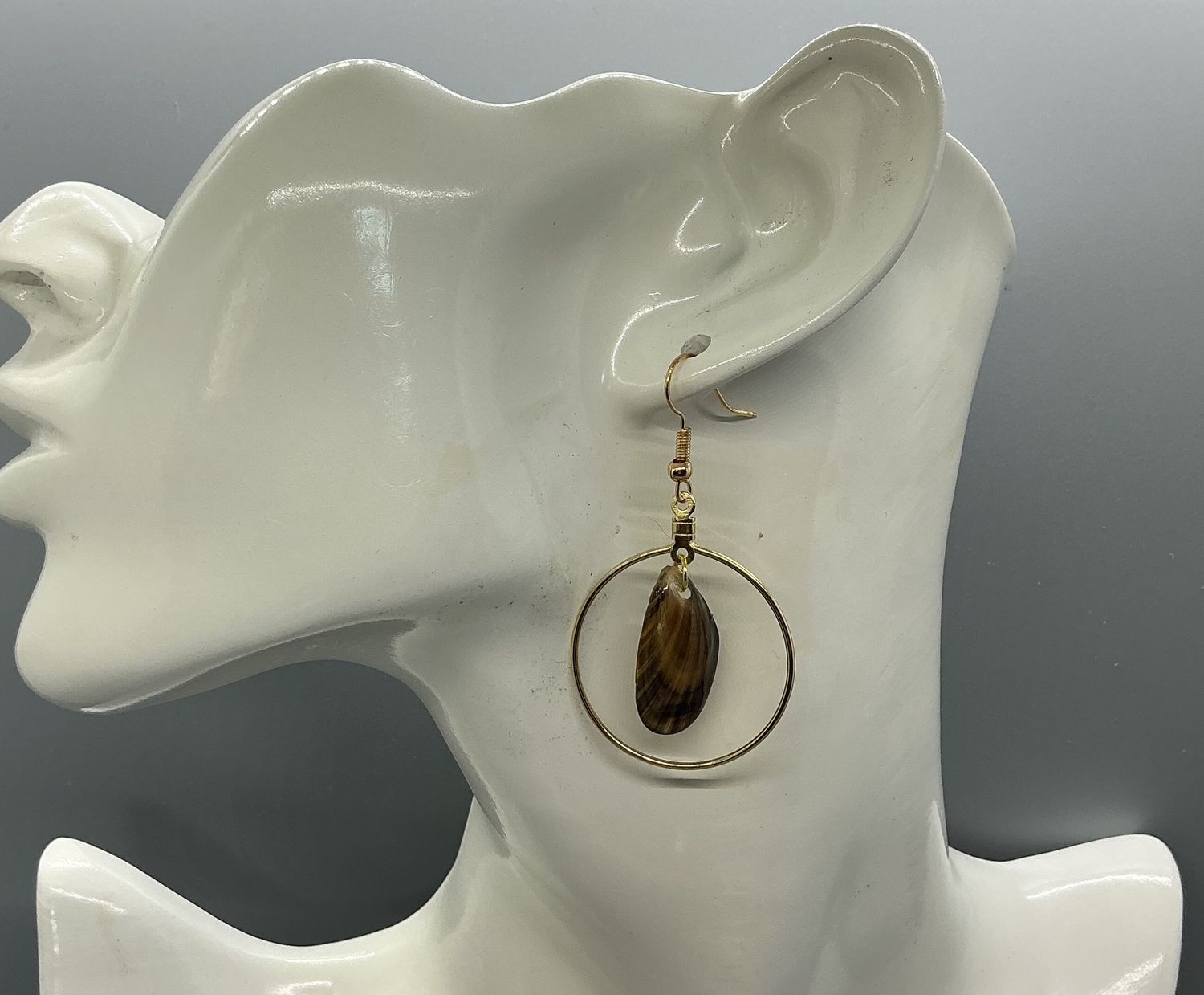 Brown shell gold ovals/04