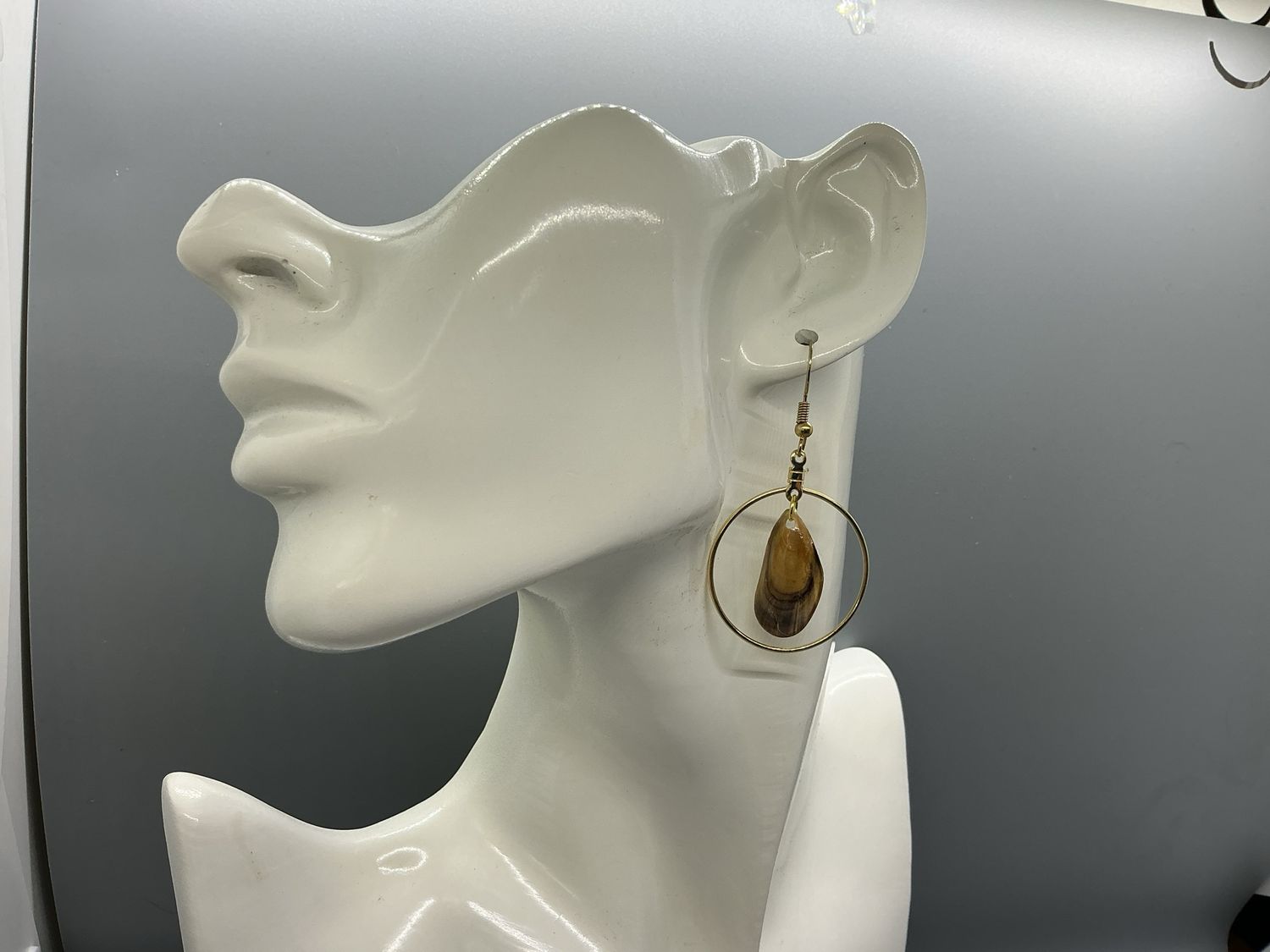 Brown shell gold oval/03