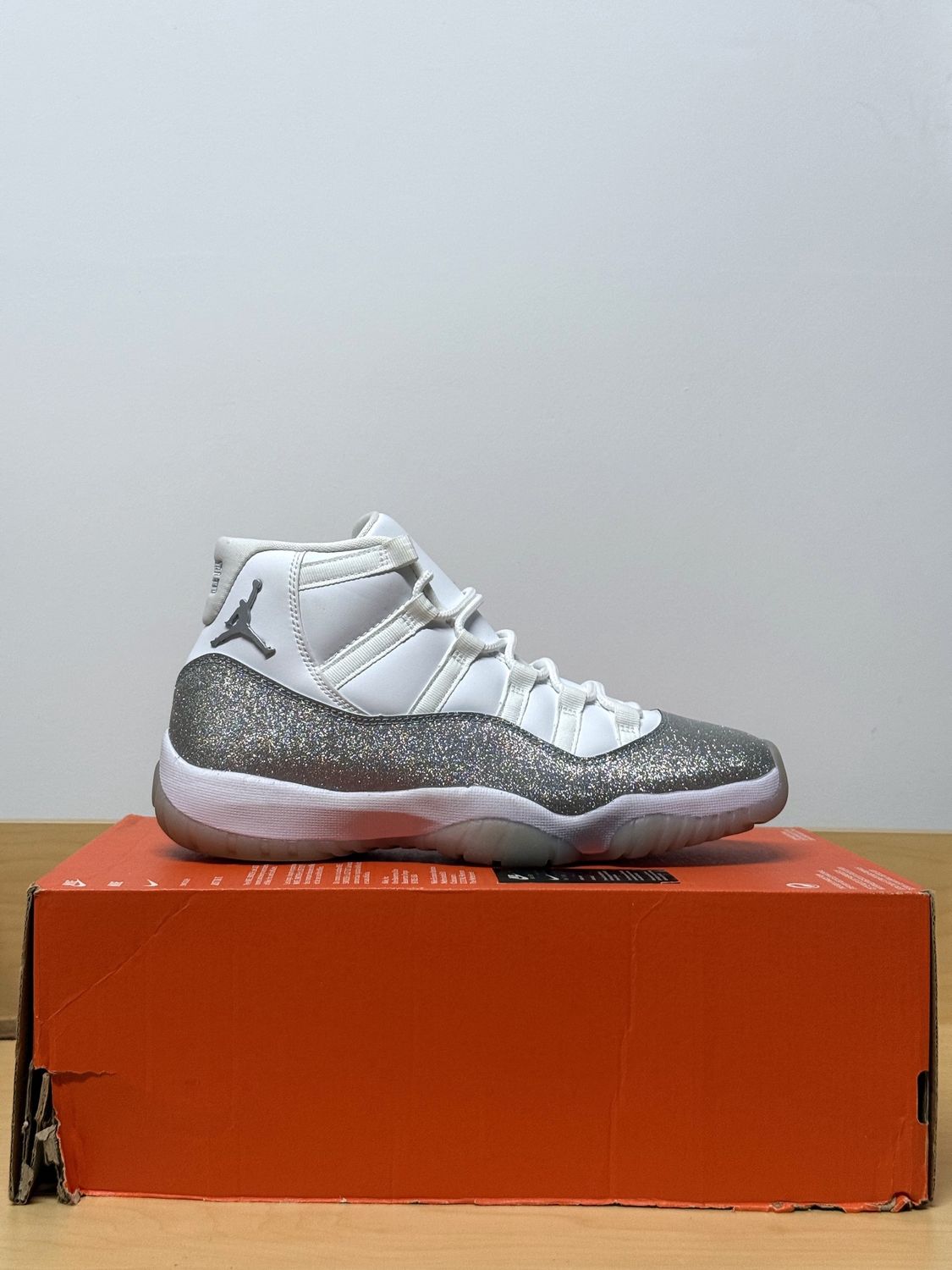 Jordan 11 White Metallic Silver Sz 8M