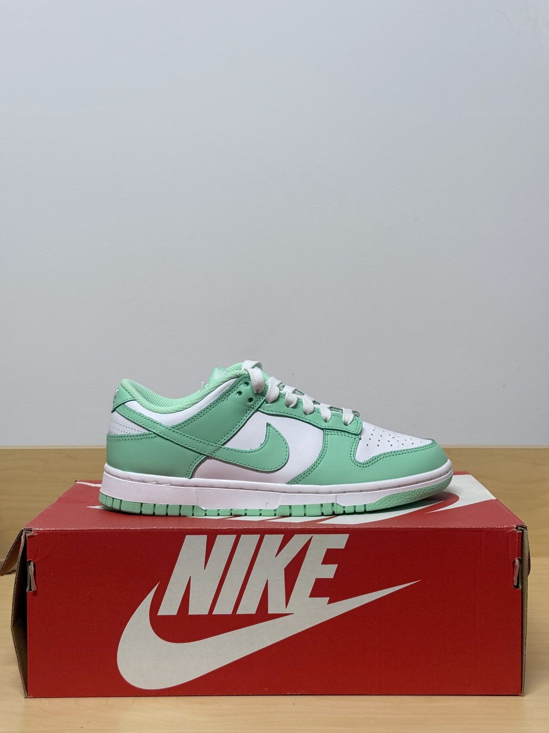 Nike Dunk Low Green Glow Sz 8W