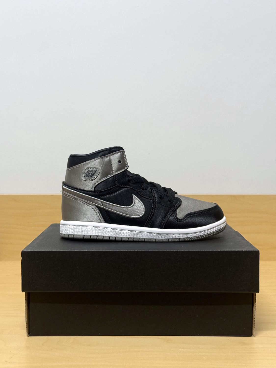 Jordan 1 Satin Grey Sz 10C