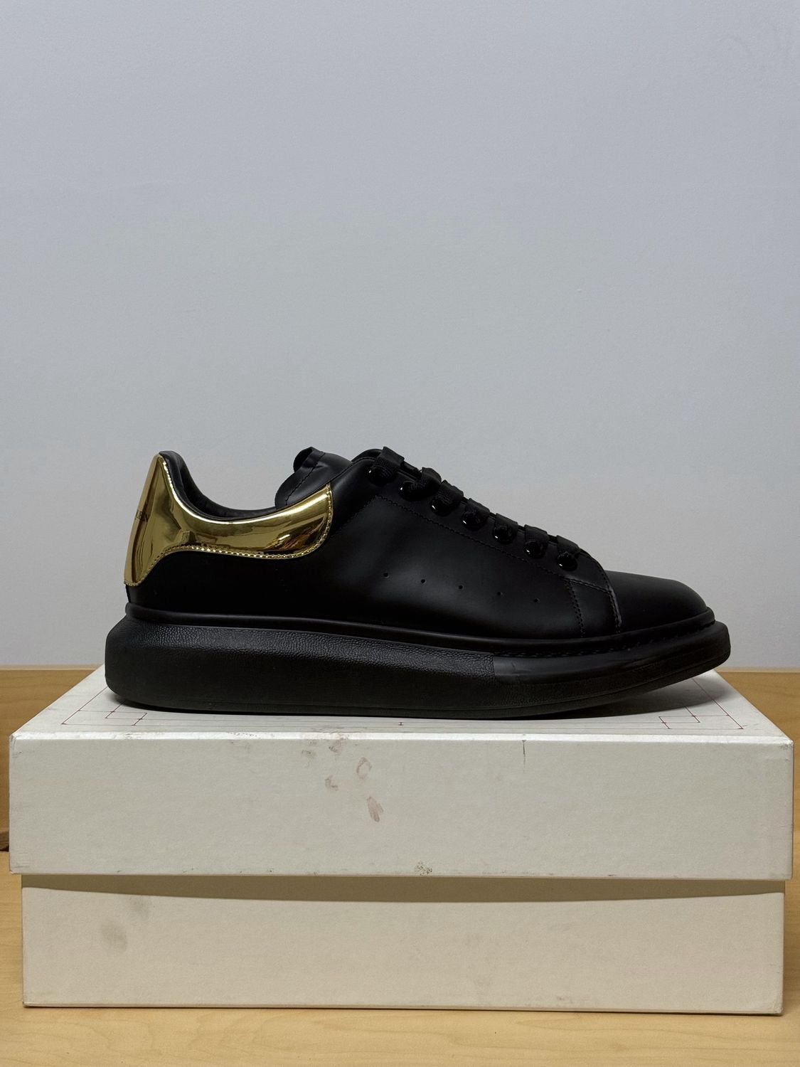 Alexander McQueen Black Gold Sz 13M
